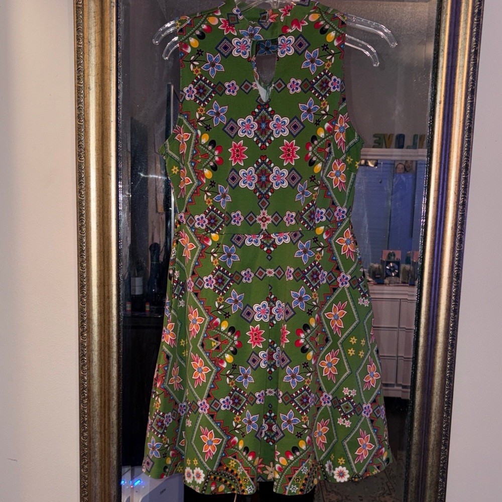 New York & Company Green Floral Mini Dress